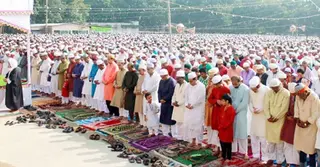 সারা দেশে ধর্মীয় ভাবগাম্ভীর্যে ঈদুল ফিতর উদযাপন